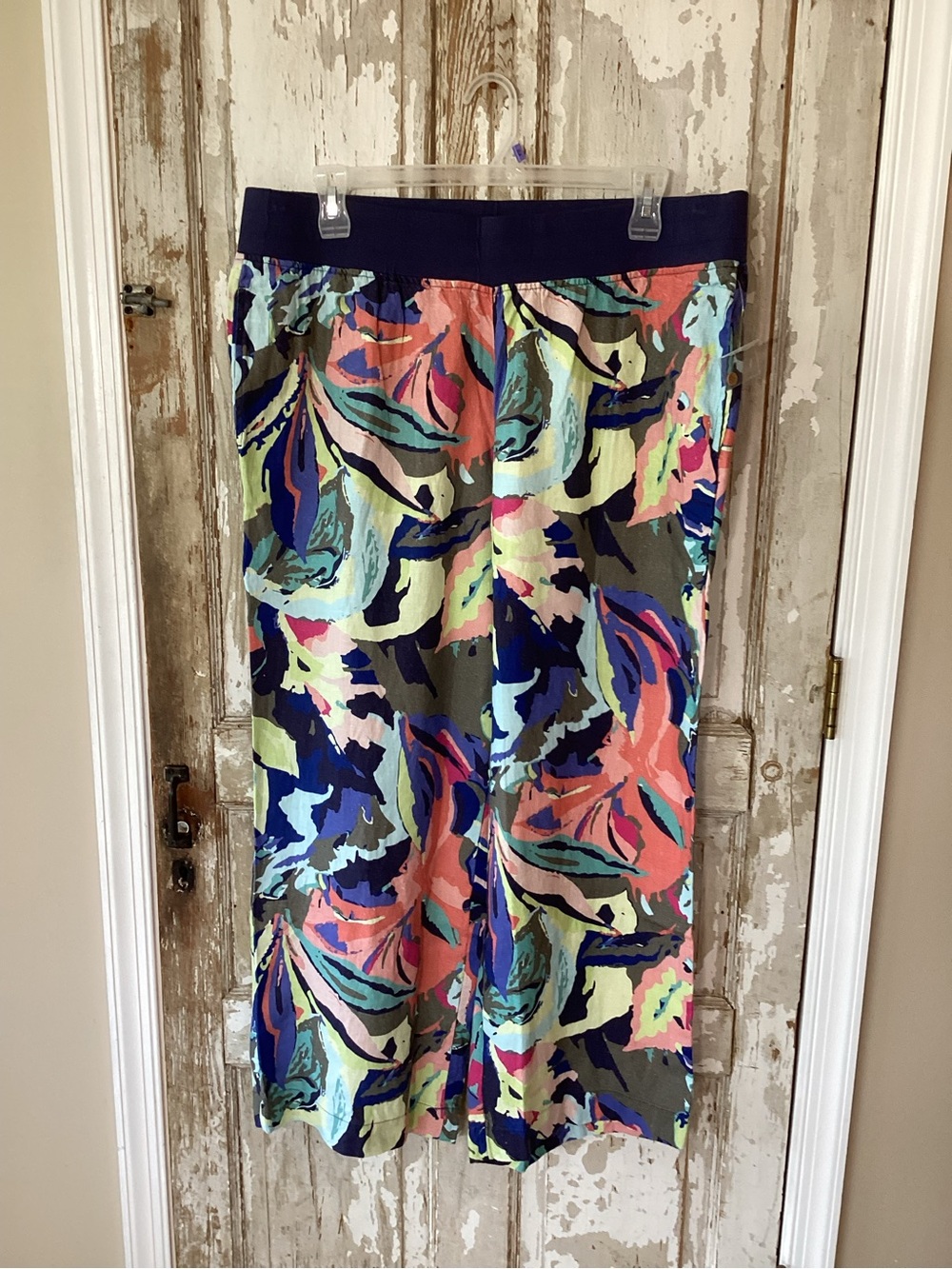 Soft Surroundings Aliso Point Linen Pants in Artist Tropical Print - 1X